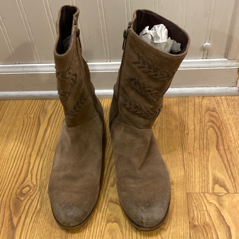 Womens UGG Caitlyn distressed suede boot size 8.5